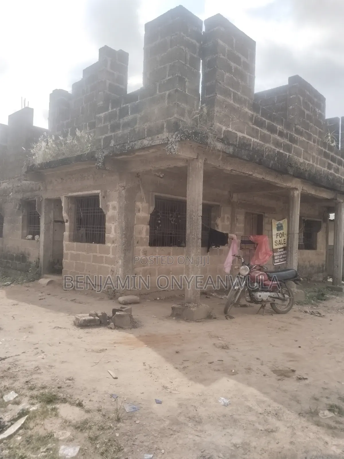 20bdrm Block of Flats in Mosafeyito Estate, Obafemi-Owode for sale