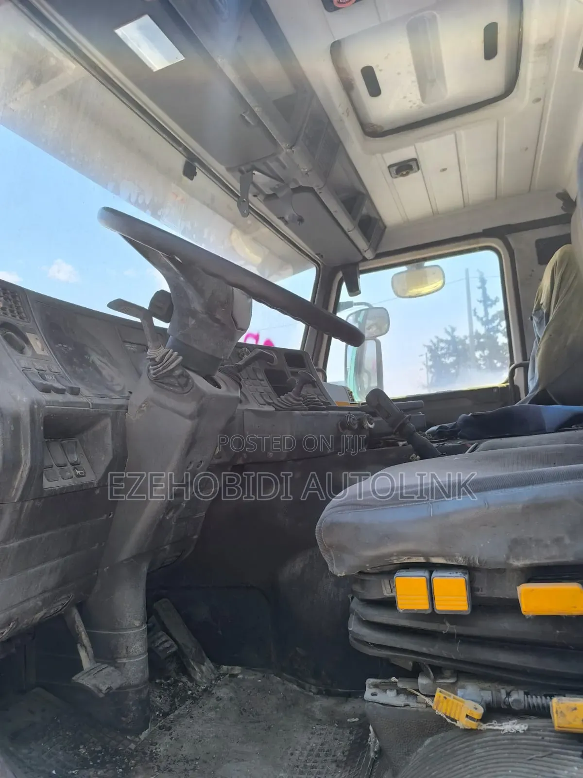 Tokunbo Scania 93m. Straight Engine. Spring Spring. Cap and Chassis