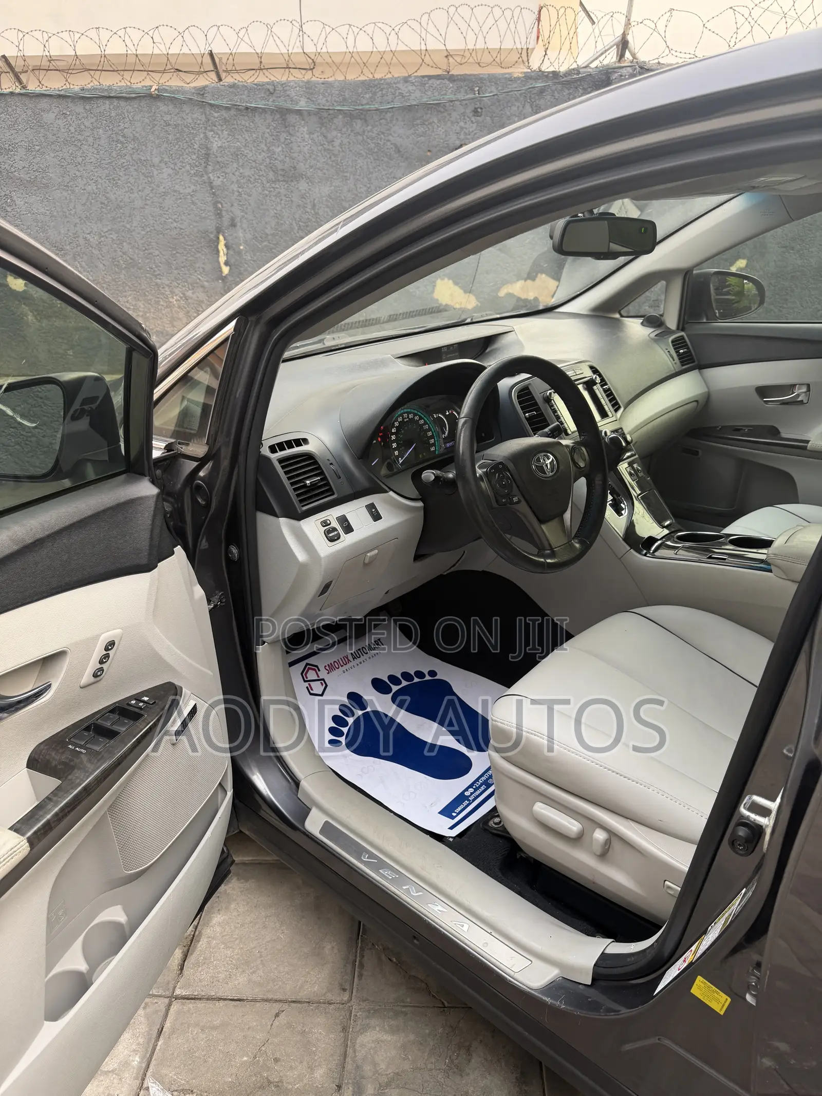 Toyota Venza Limited AWD V6 2013 Gray