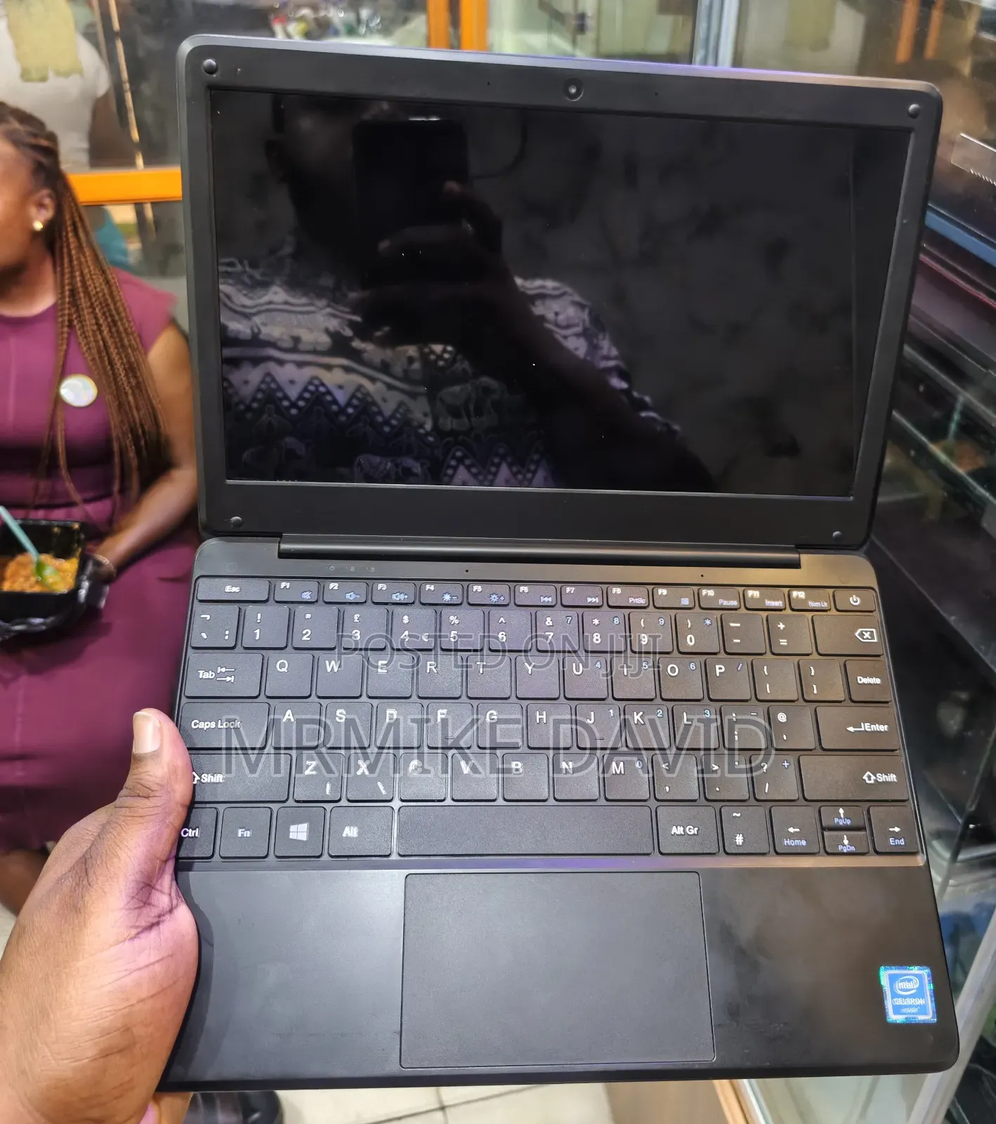 Laptop Geo Geobook 1E 4GB Intel SSD 60GB