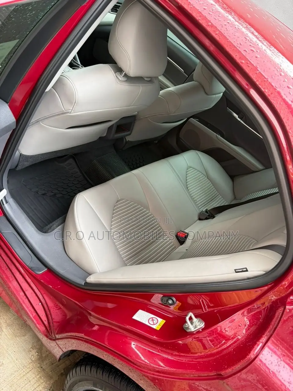 Toyota Camry SE FWD (2.5L 4cyl 8AM) 2018 Red