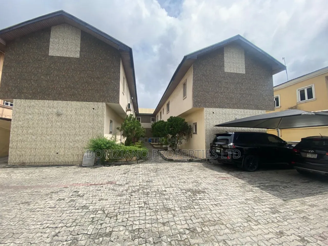 3bdrm Block of Flats in Lekki Phase 1 for sale