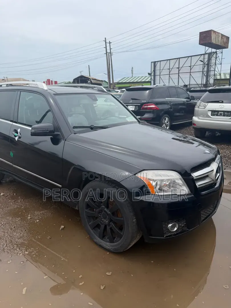 Mercedes-Benz GLK-Class 2011 Black