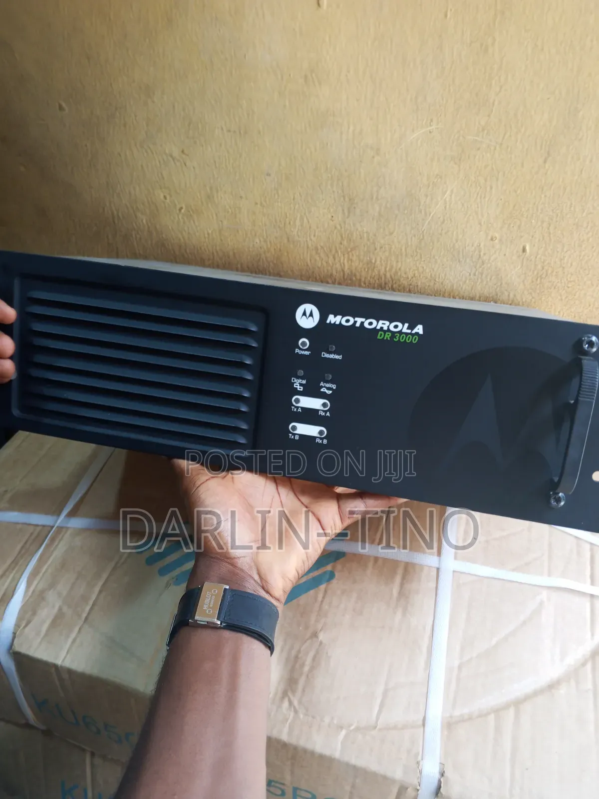 Motorola DR 3000 MOTOTRBO Digital/Analog Two-Way Radio Repeater.