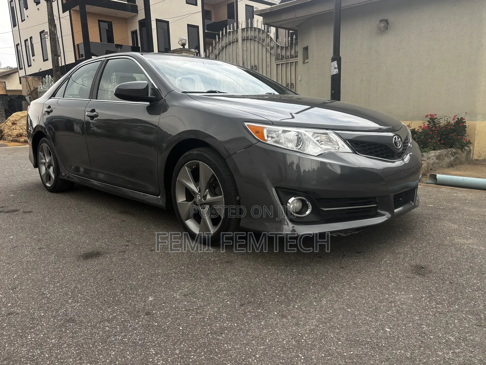 Toyota Camry SE 4dr Sedan (3.5L 6cyl 6A) 2014 Gray