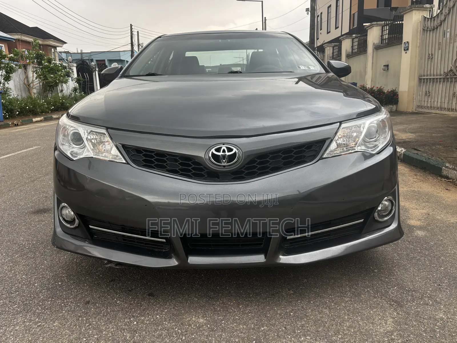 Toyota Camry SE 4dr Sedan (3.5L 6cyl 6A) 2014 Gray
