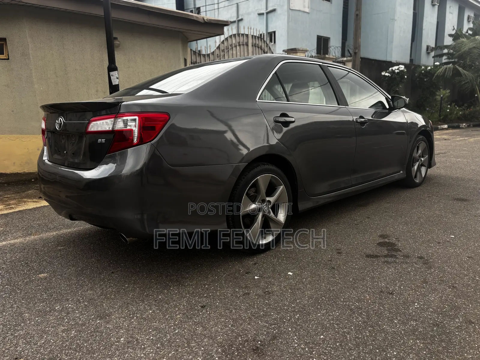Toyota Camry SE 4dr Sedan (3.5L 6cyl 6A) 2014 Gray