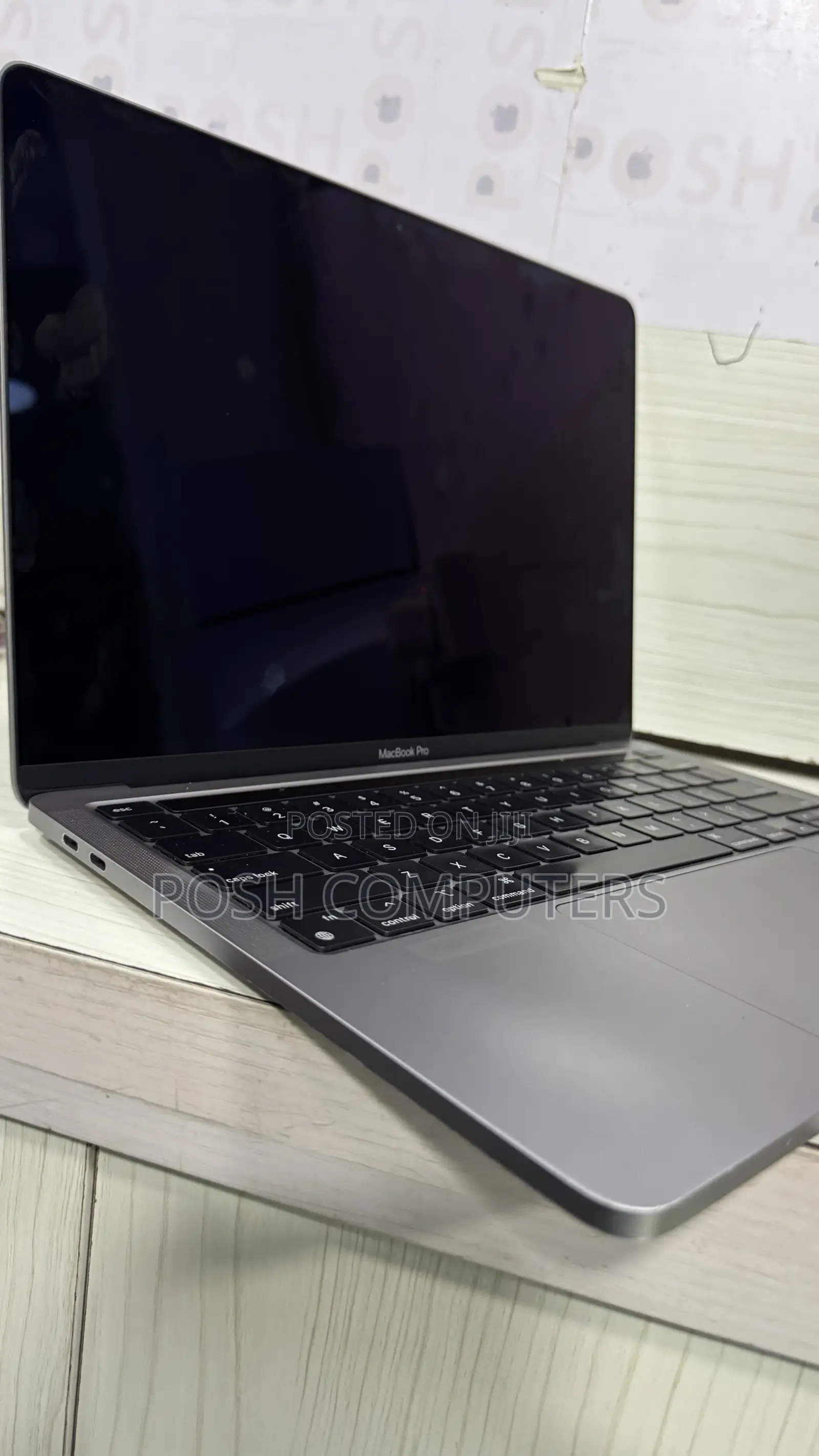 Laptop Apple MacBook Pro 2022 M2 16GB Apple M2 SSD 256GB