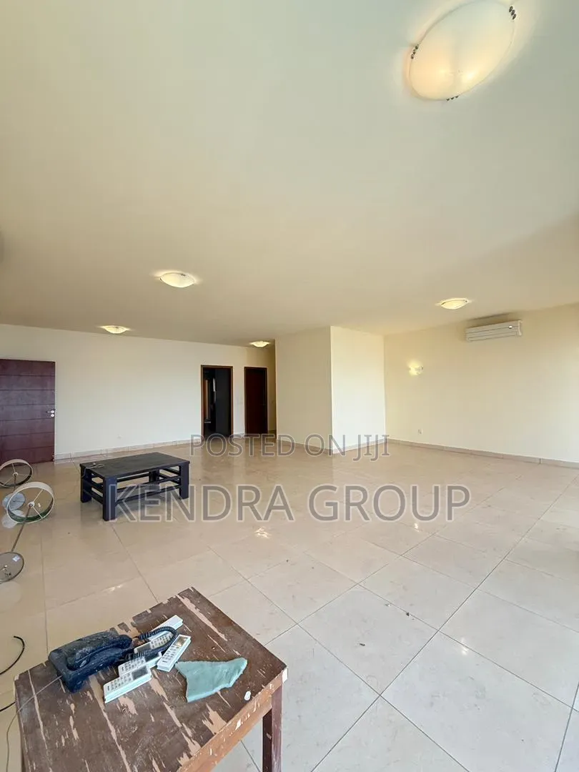 3bdrm Block of Flats in Banana Island for rent