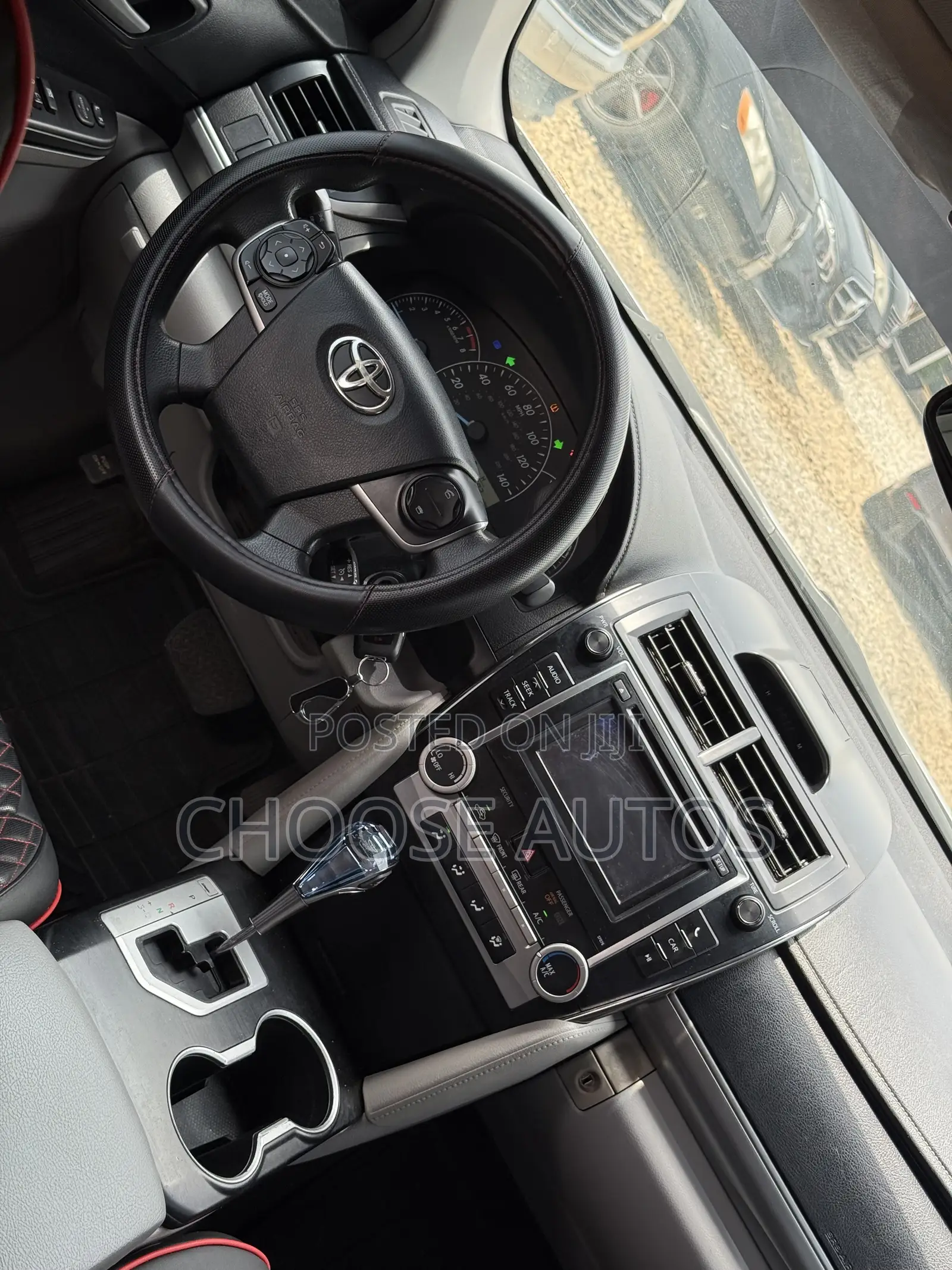Toyota Camry LE 4dr Sedan (2.5L 4cyl 6A) 2014 Silver