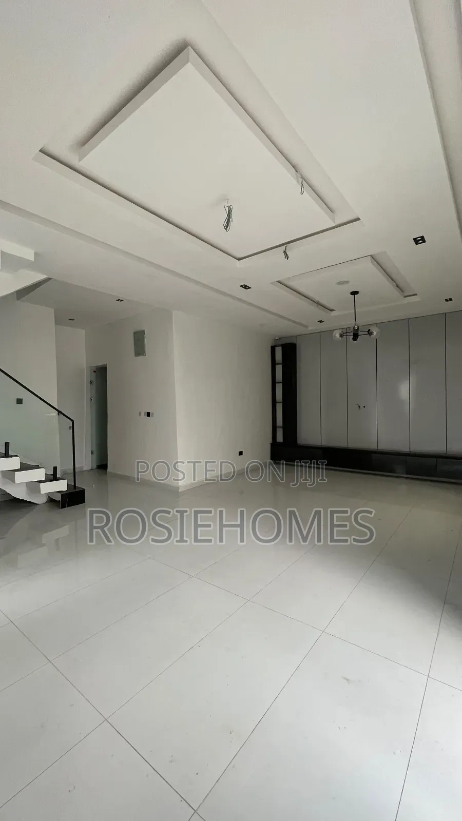 4bdrm Duplex in Idado for sale