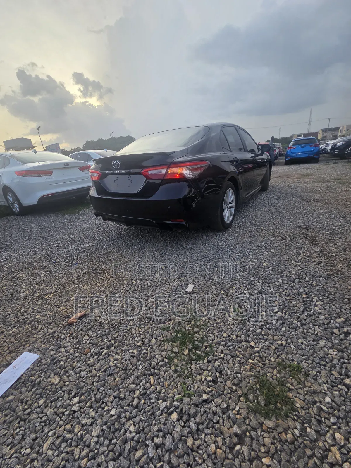 Toyota Camry SE FWD (2.5L 4cyl 8AM) 2018 Black