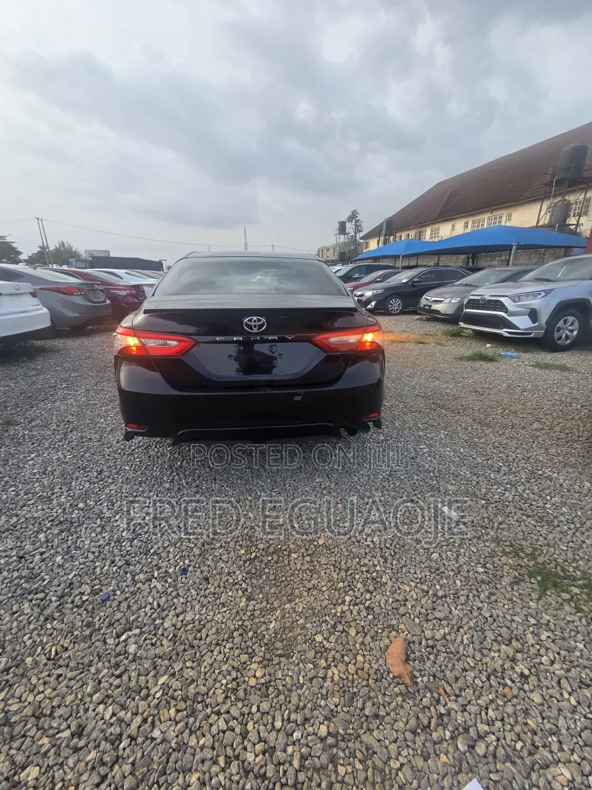Toyota Camry SE FWD (2.5L 4cyl 8AM) 2018 Black