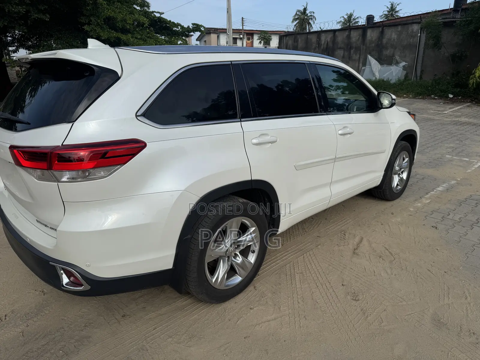 Toyota Highlander Limited 4dr SUV AWD (3.5L 6cyl 6A) 2015 White