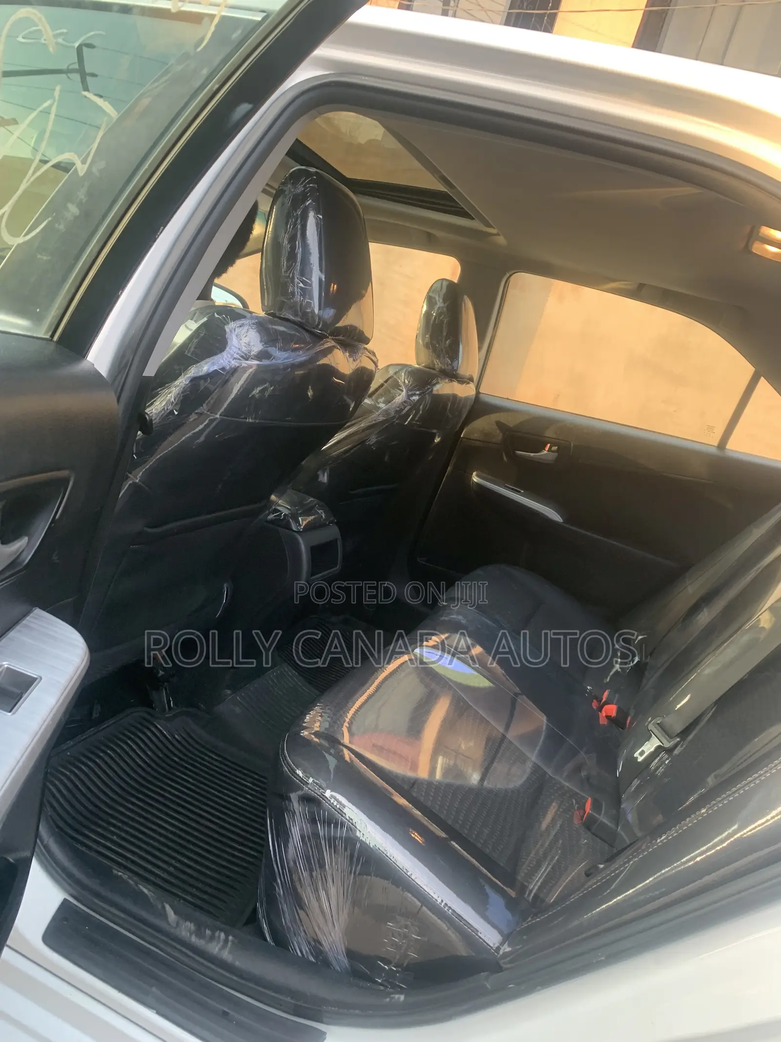 Toyota Camry SE 4dr Sedan (2.5L 4cyl 6A) 2012 White