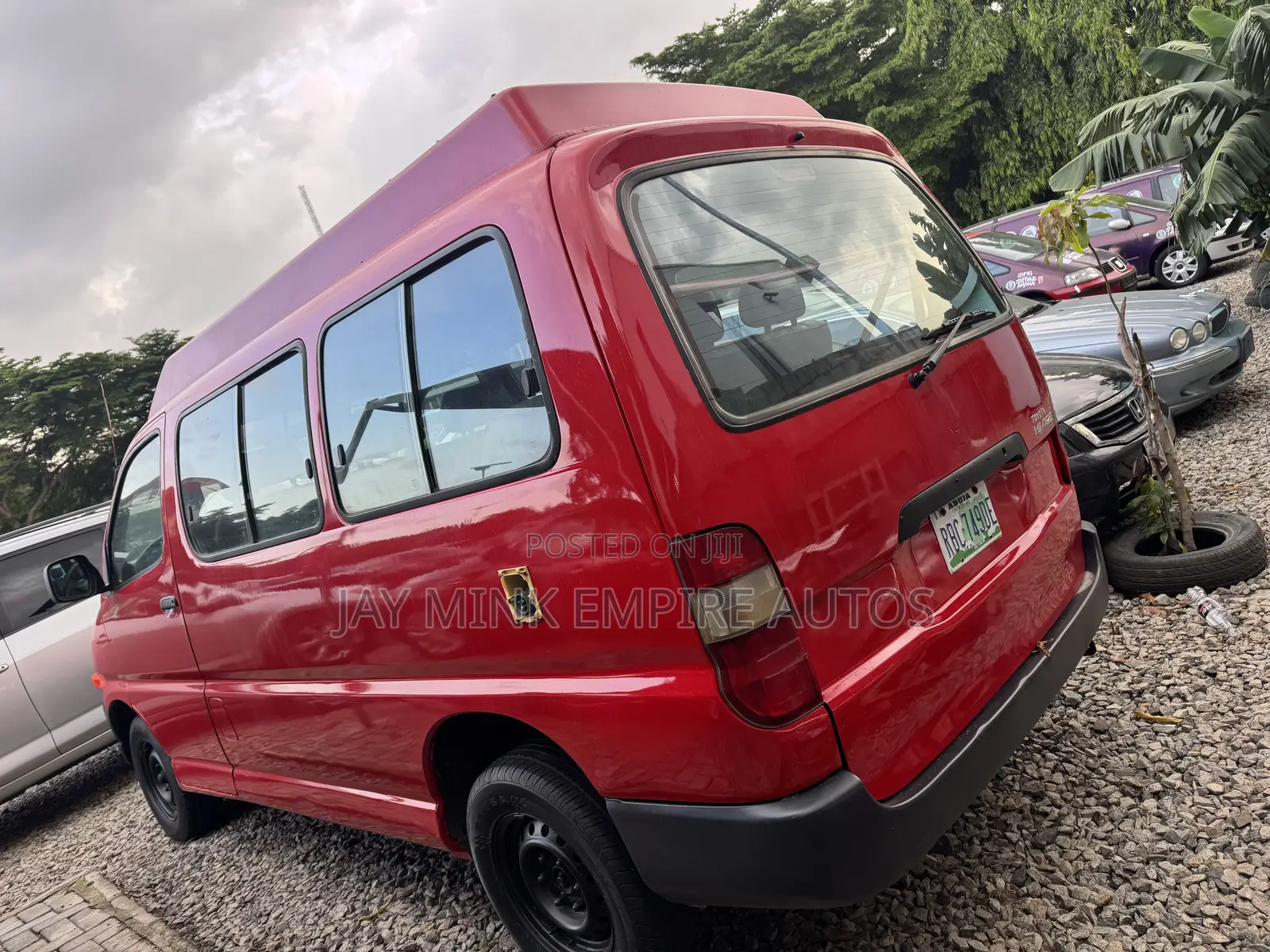 Toyota Grand HiAce 2002 Red