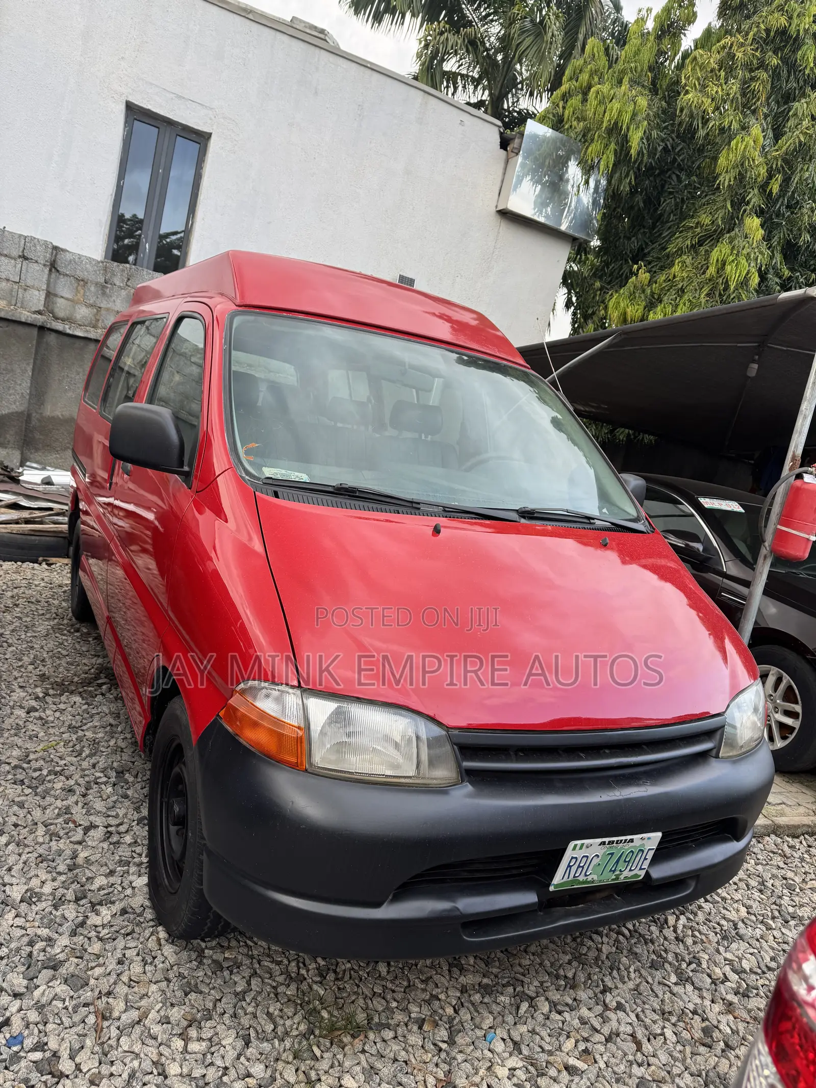 Toyota Grand HiAce 2002 Red