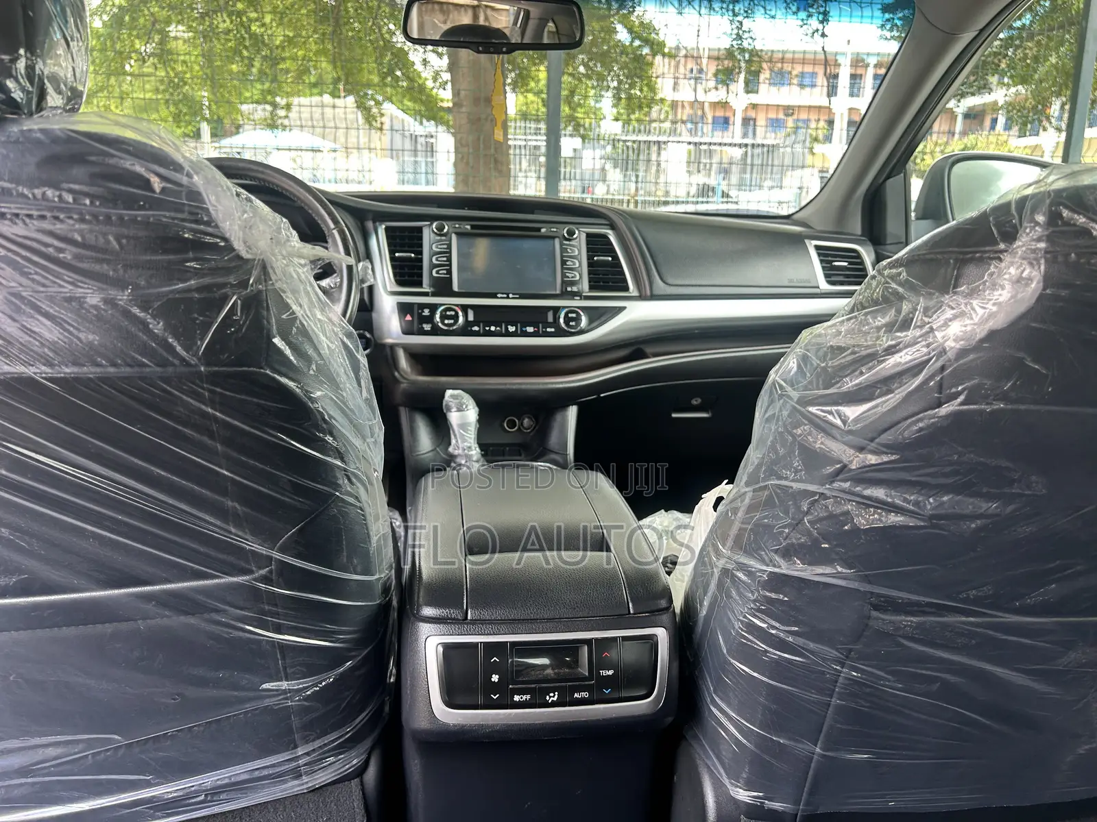 Toyota Highlander XLE 4x4 V6 (3.5L 6cyl 8A) 2018 White