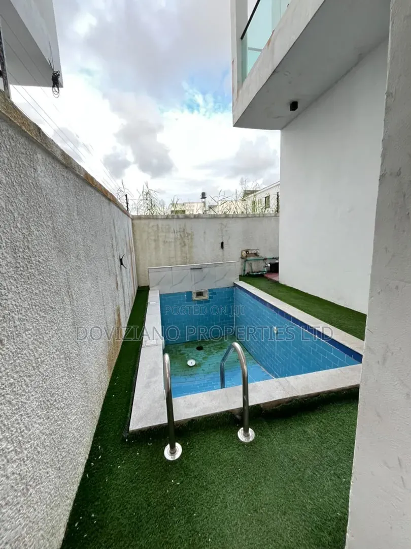 5bdrm Duplex in Abraham Adesanya Estate for sale