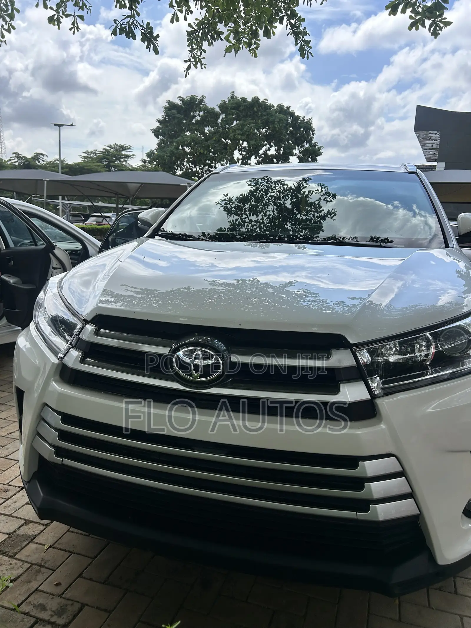 Toyota Highlander XLE 4x4 V6 (3.5L 6cyl 8A) 2018 White
