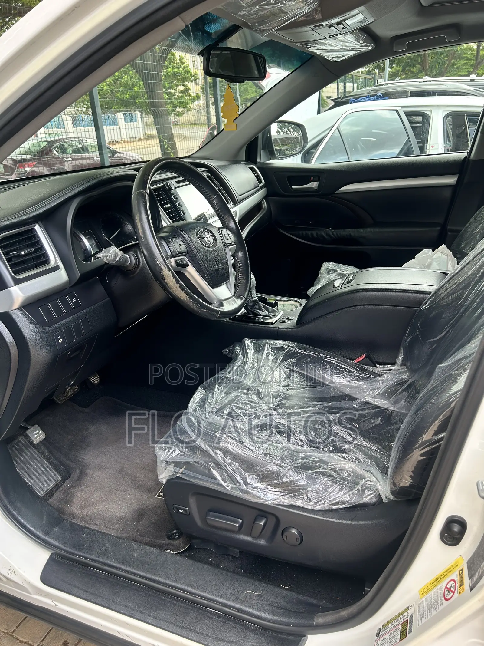 Toyota Highlander XLE 4x4 V6 (3.5L 6cyl 8A) 2018 White