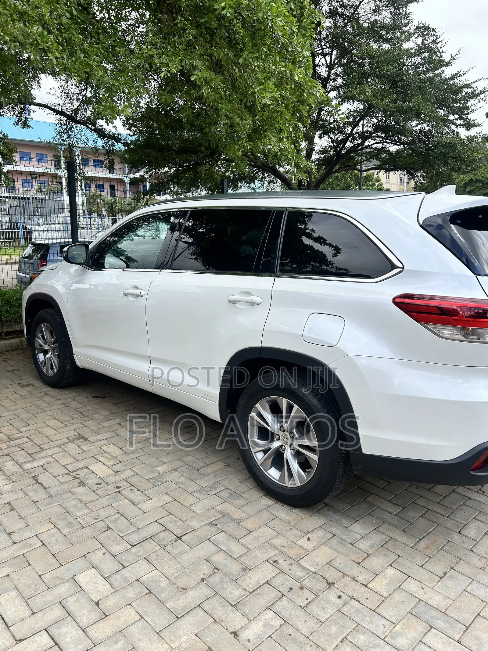 Toyota Highlander XLE 4x4 V6 (3.5L 6cyl 8A) 2018 White
