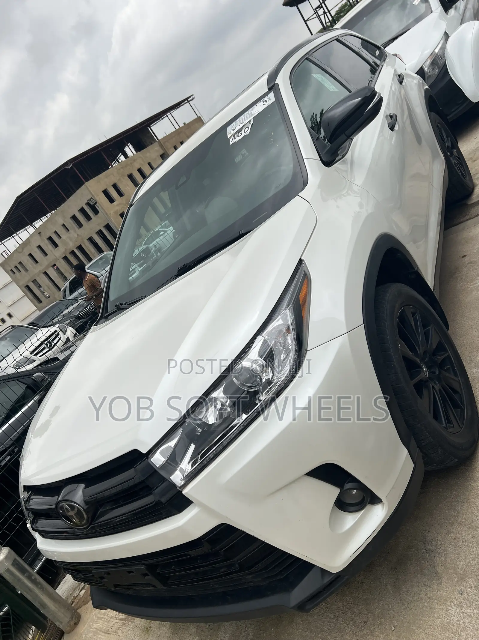 Toyota Highlander SE 2019 White