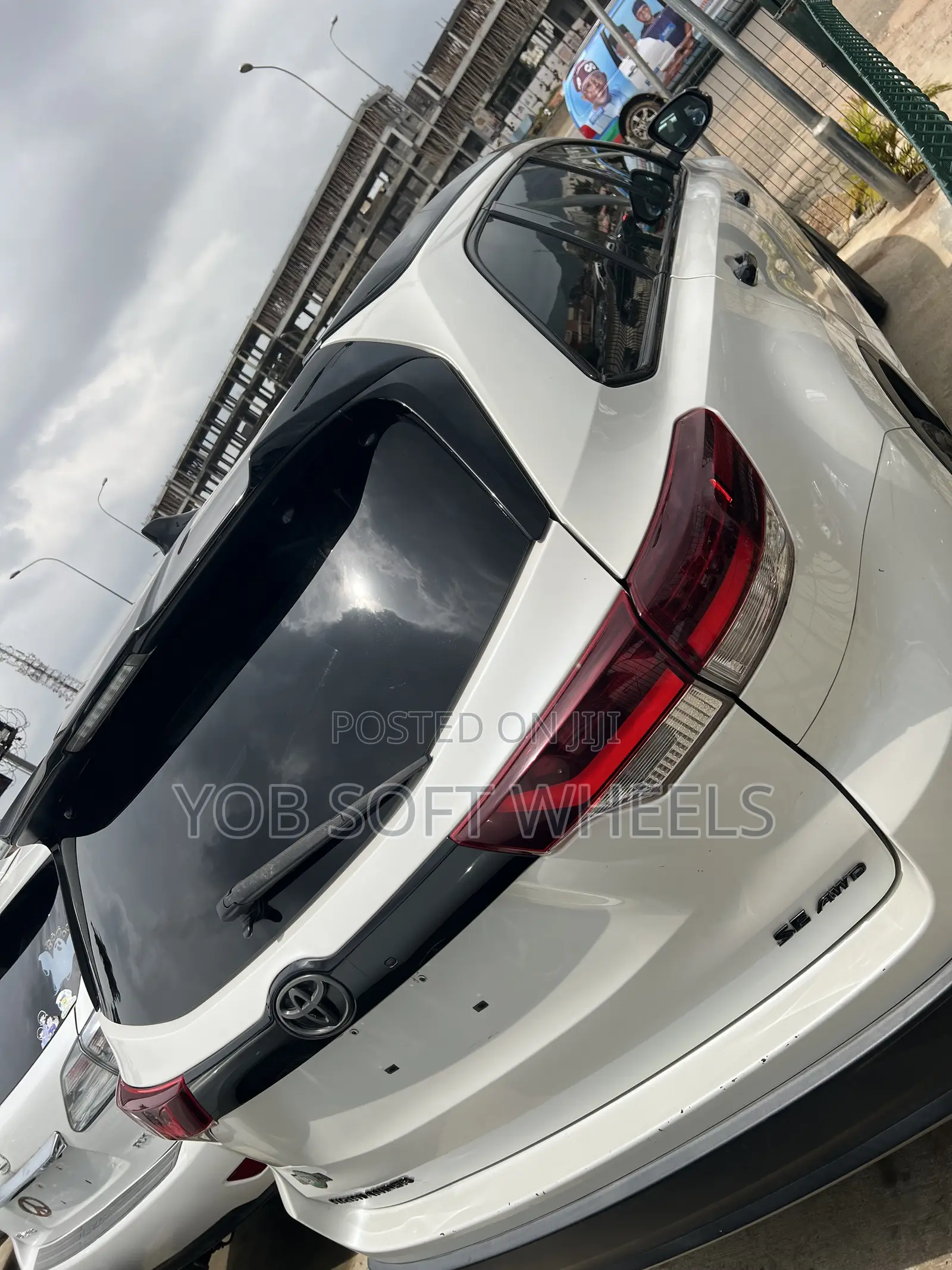 Toyota Highlander SE 2019 White