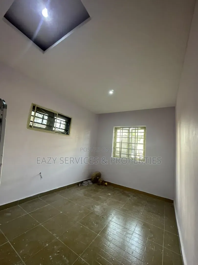 2bdrm Apartment in Gated And Secured, Lekki Phase 1 for rent