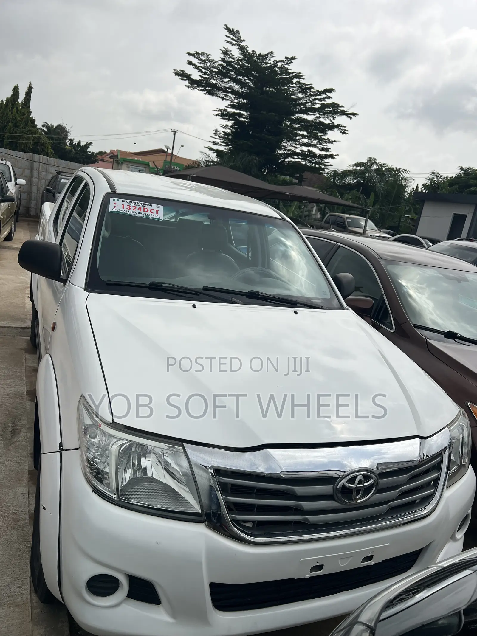 Toyota Hilux 2013 White