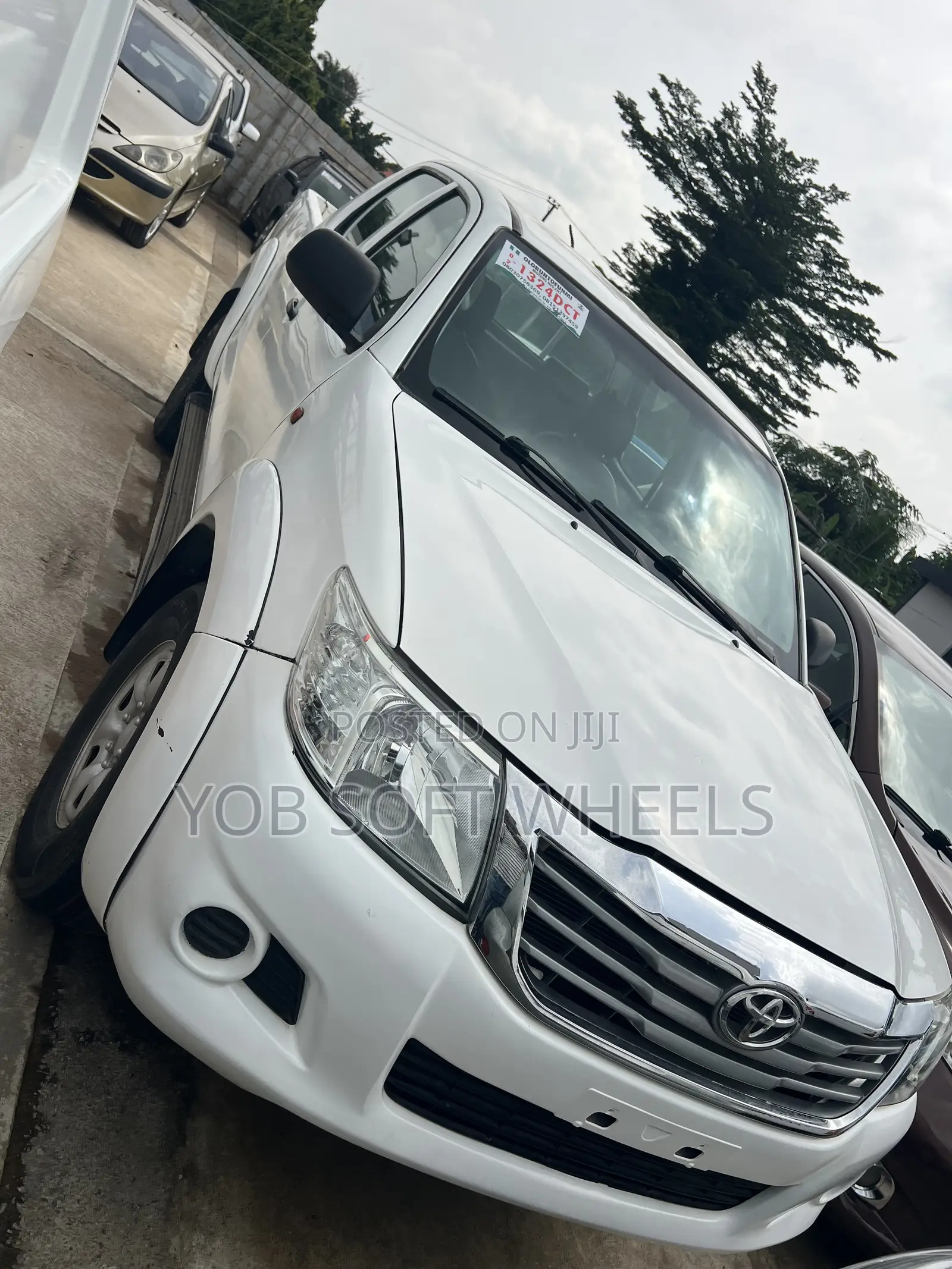 Toyota Hilux 2013 White