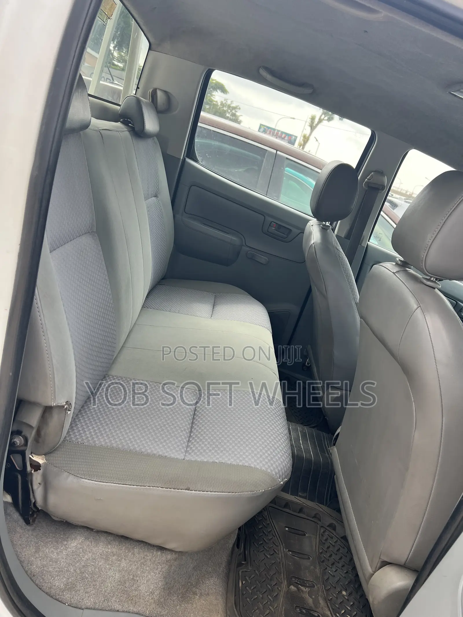 Toyota Hilux 2013 White
