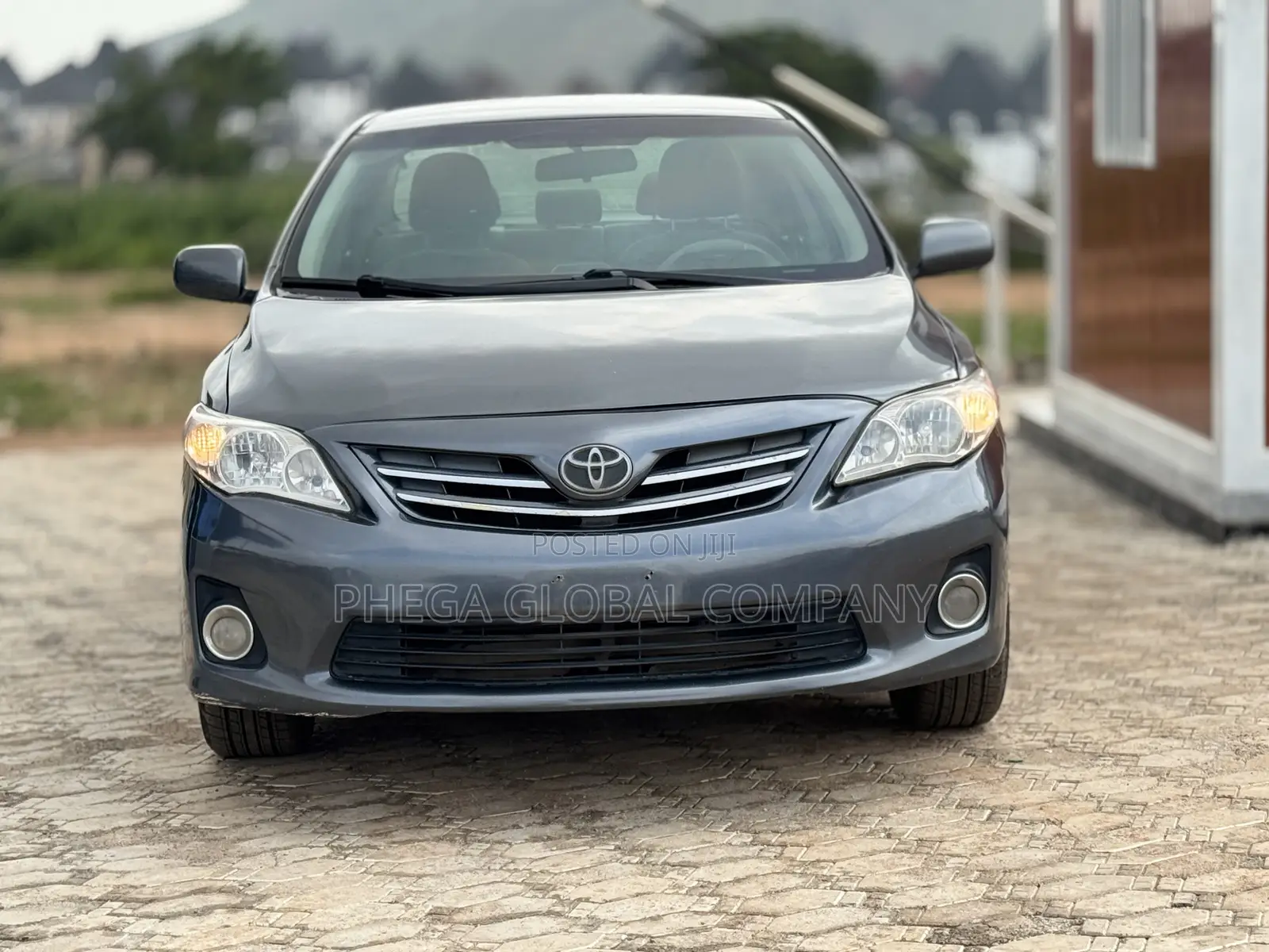 Toyota Corolla LE 4dr Sedan (1.8L 4cyl 4A) 2013 Gray