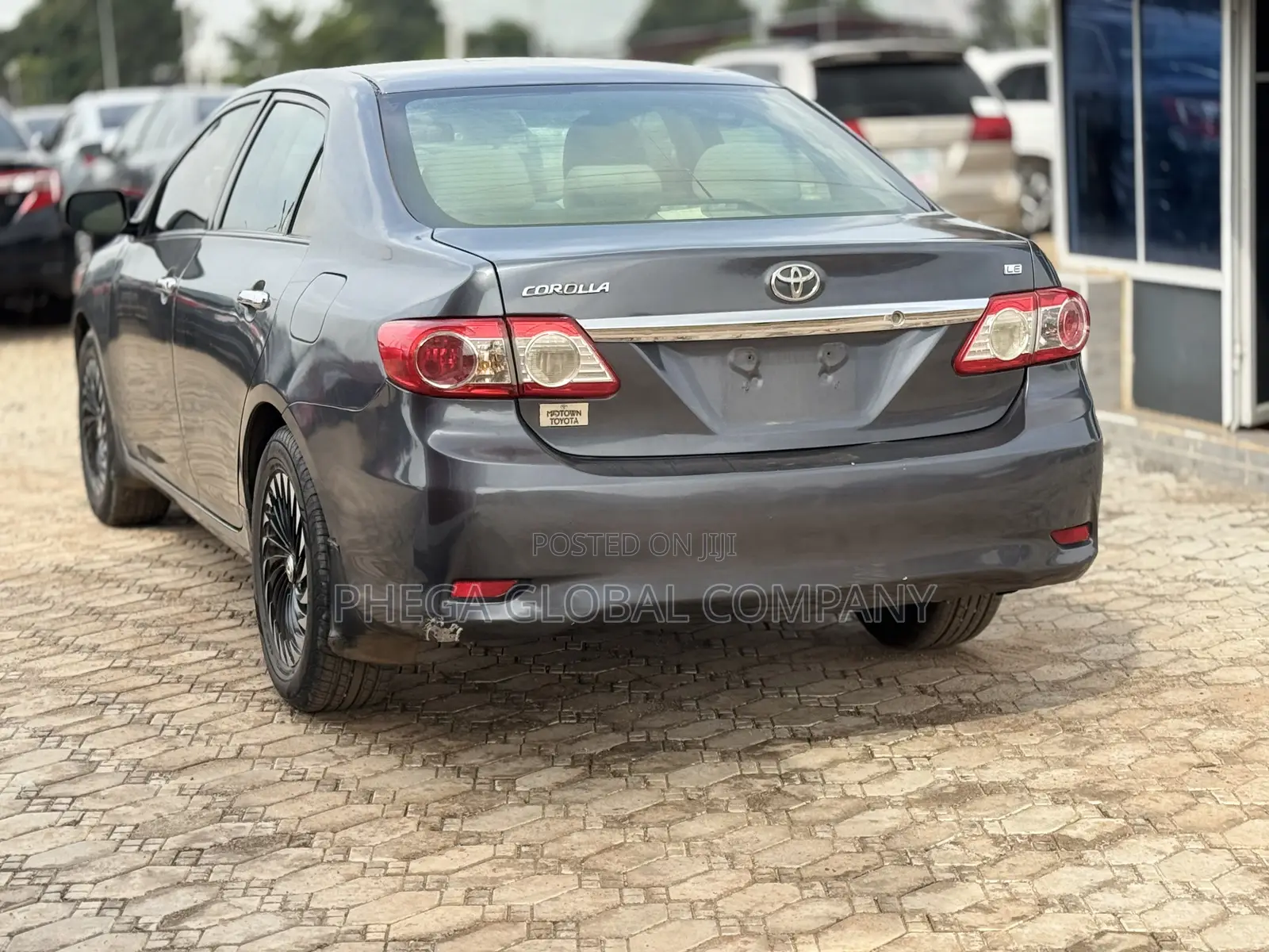 Toyota Corolla LE 4dr Sedan (1.8L 4cyl 4A) 2013 Gray