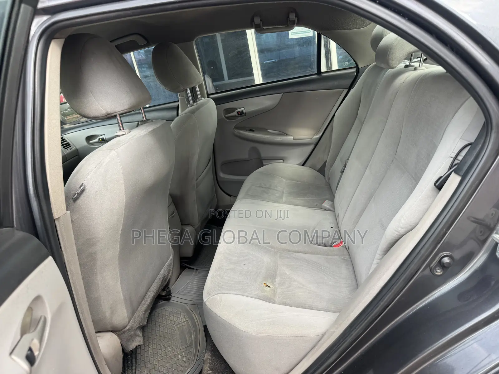 Toyota Corolla LE 4dr Sedan (1.8L 4cyl 4A) 2013 Gray
