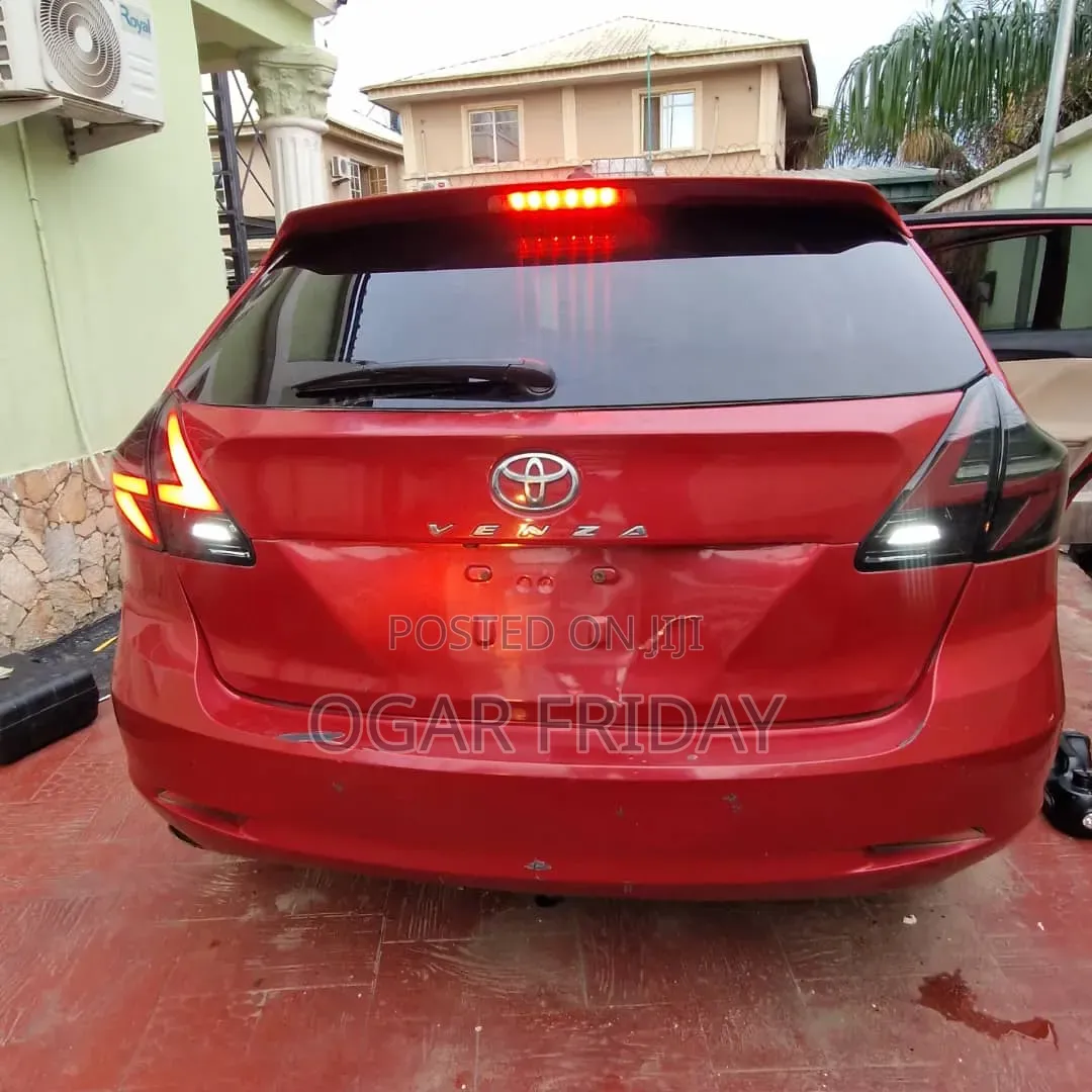 Toyota Venza V6 AWD 2010 Red