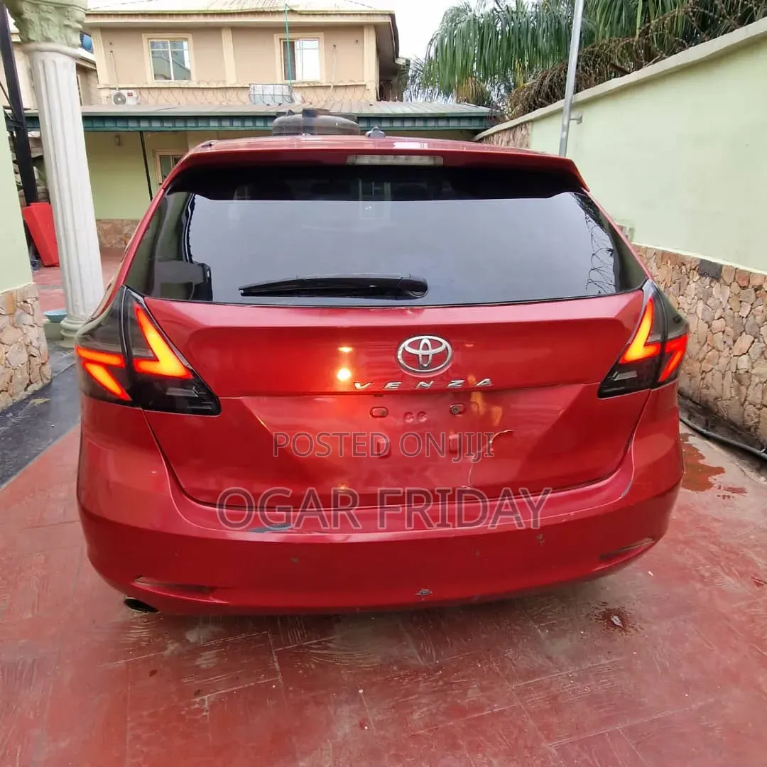 Toyota Venza V6 AWD 2010 Red