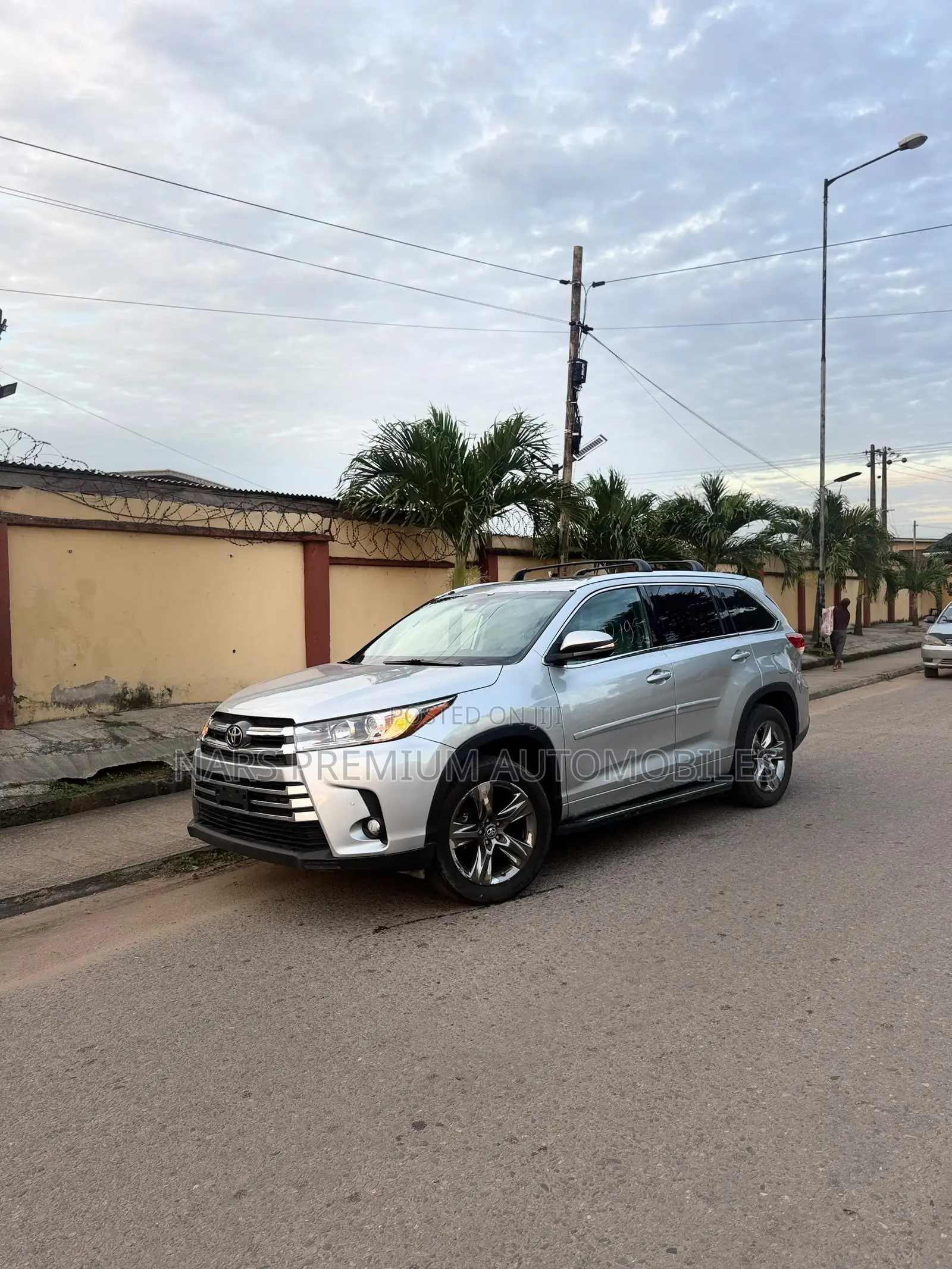 Toyota Highlander Limited Platinum 4x4 V6 (3.5L 6cyl 8A) 2018 Silver