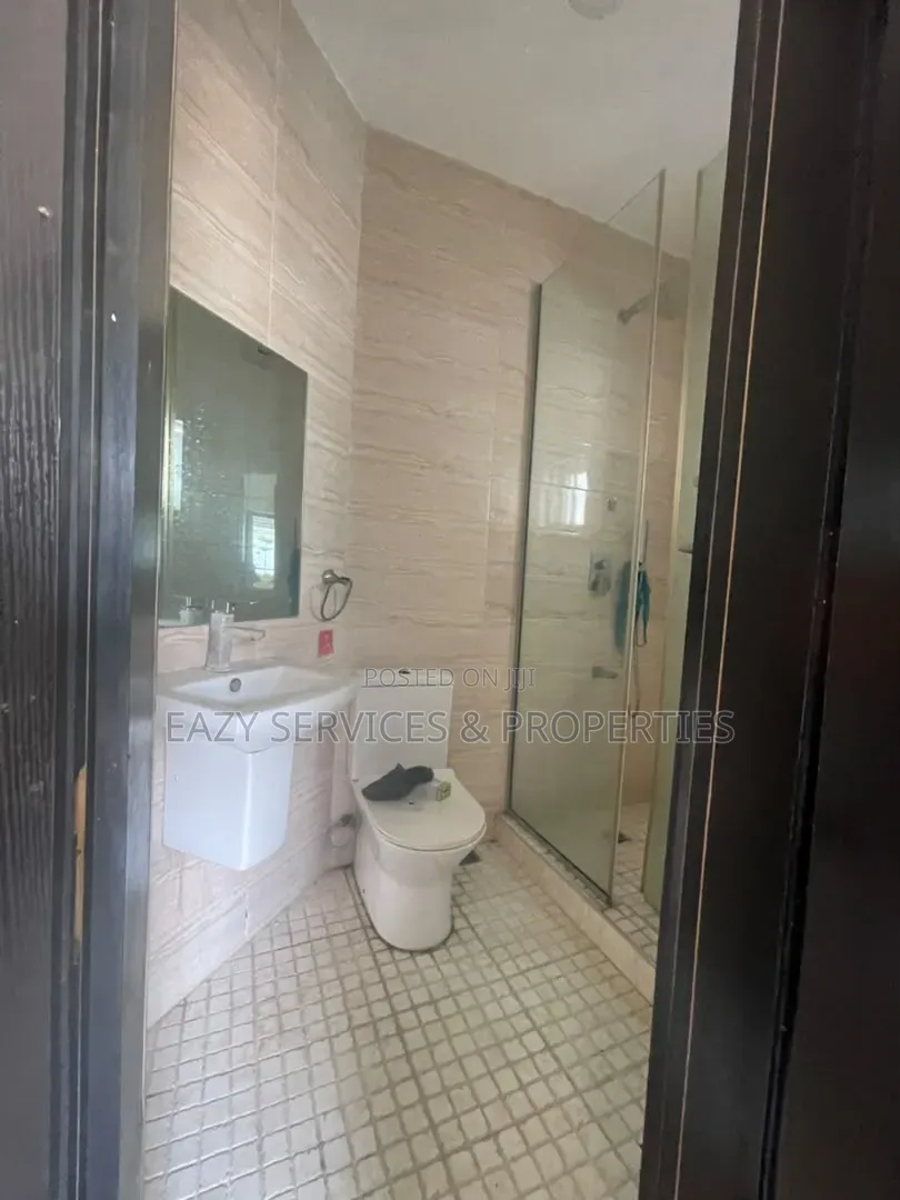 2bdrm Apartment in Gated And Secured, Osapa london for rent