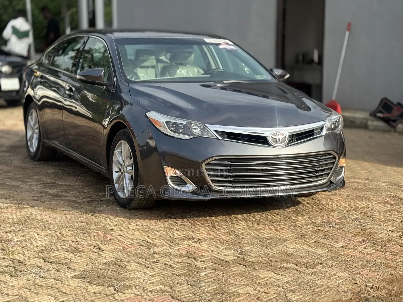 Toyota Avalon XLE 4dr Sedan (3.5L 6cyl 6A) 2014 Gray