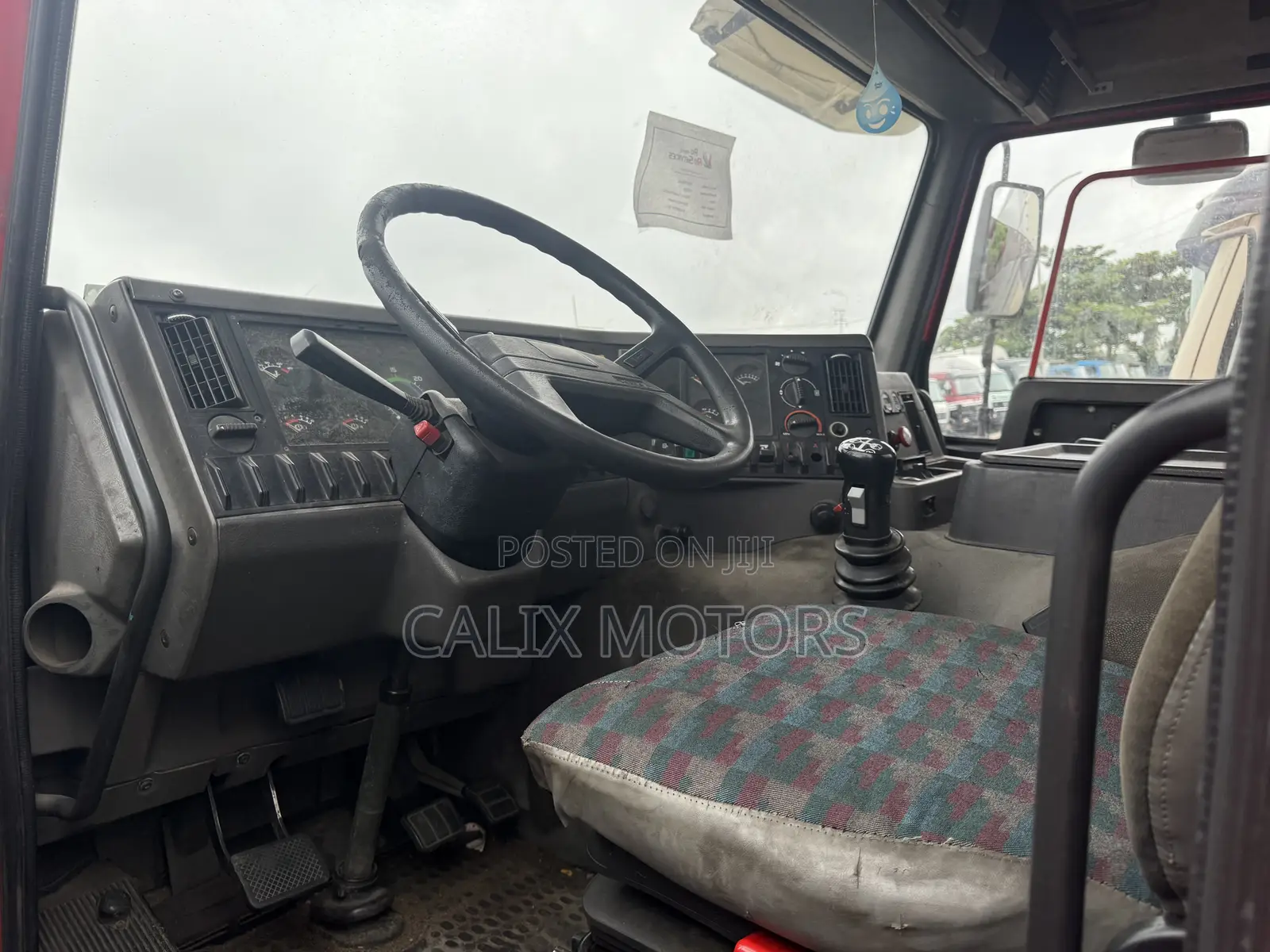 Foreign Used Volvo FL7 Gasoline Tanker 10 Tyres.
