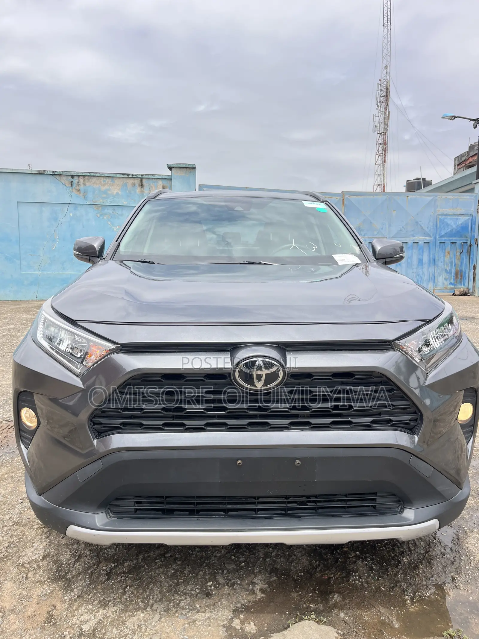 Toyota RAV4 XLE Premium FWD 2019 Gray