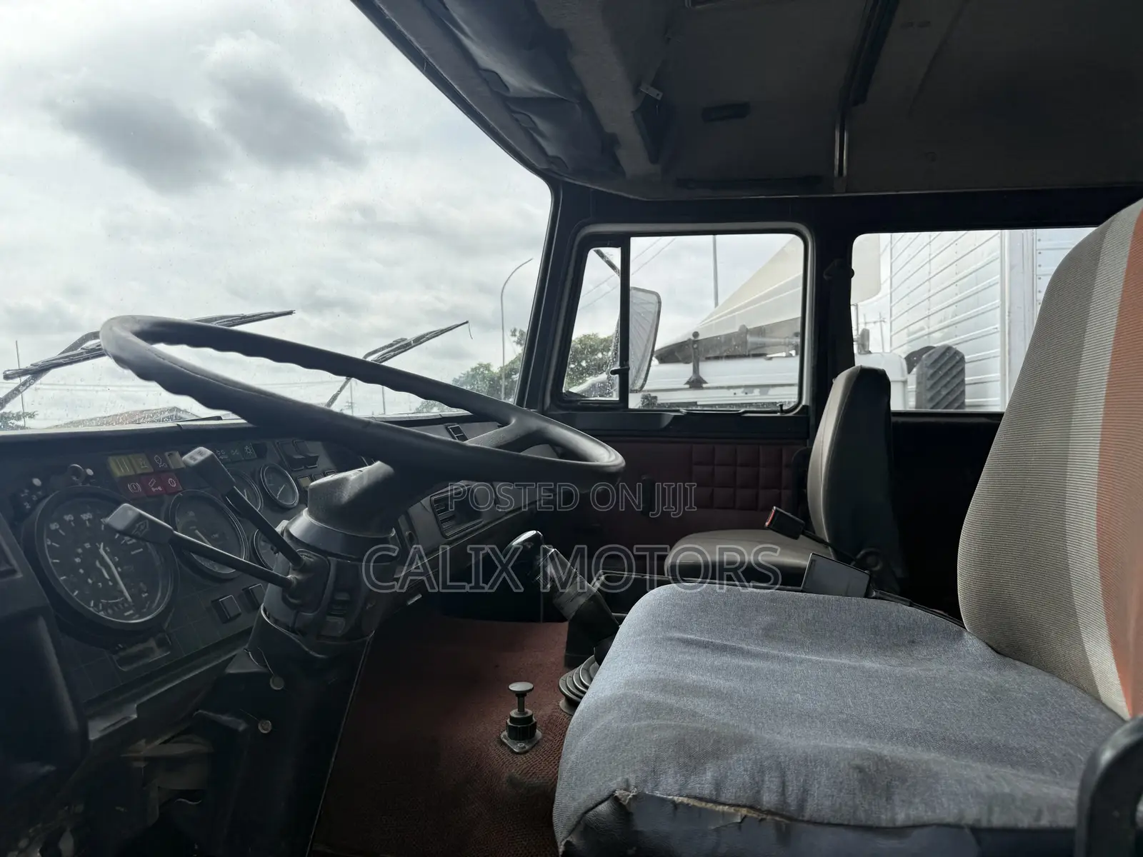 Foreign Used Iveco Truck With 7 Tonnes Hiab.