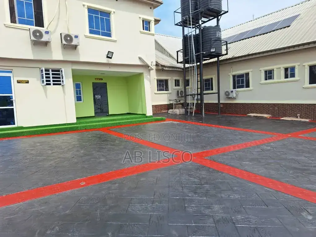 Professional Concrete Floor and Walls Design
