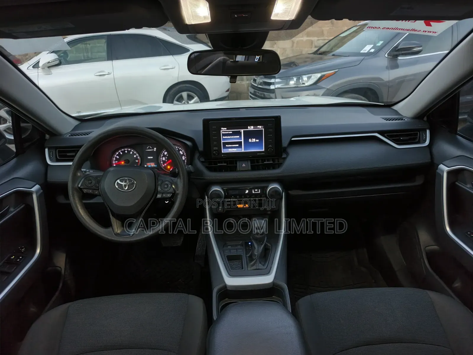 Toyota RAV4 LE 2021 White