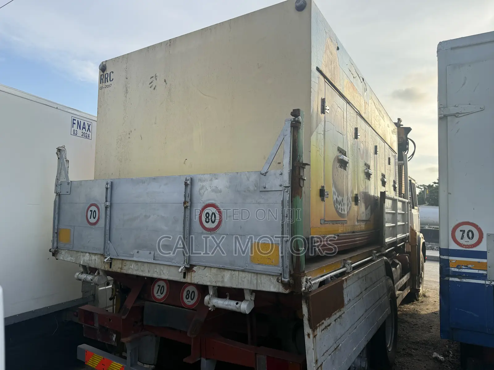 Foreign Used Iveco Manlift Truck (8 Tonnes Hiab).