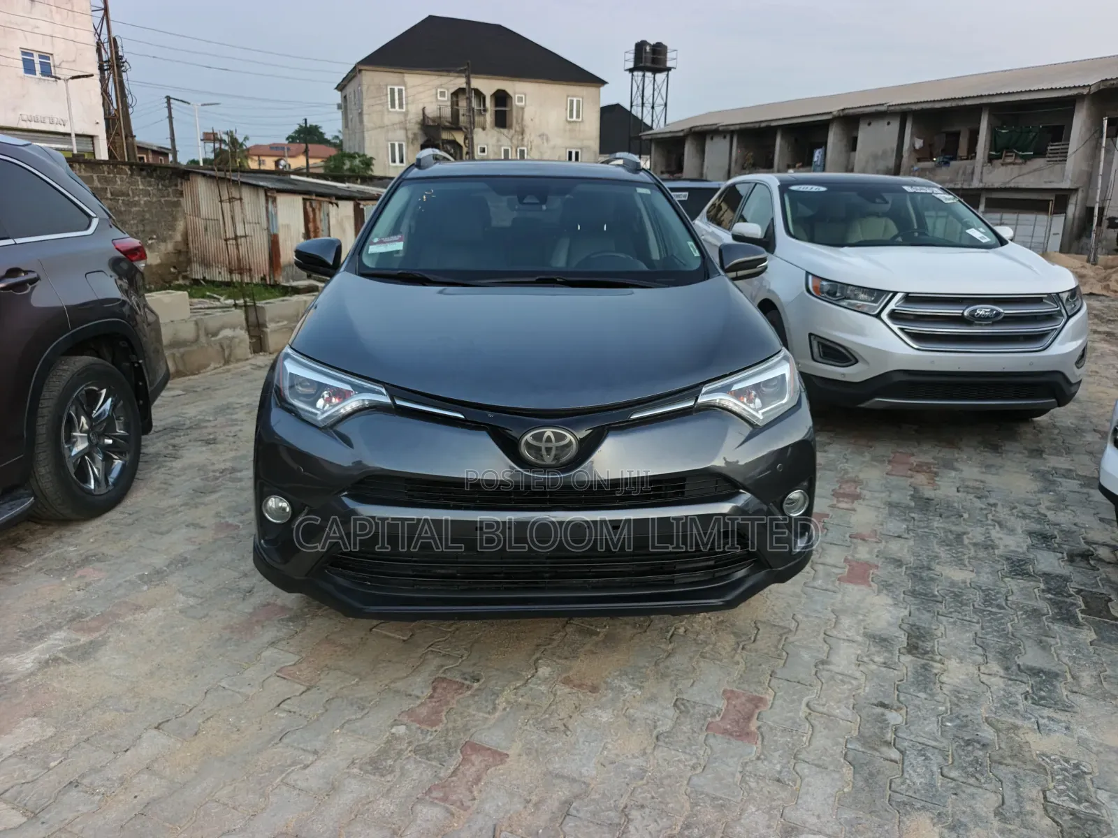 Toyota RAV4 XLE AWD (2.5L 4cyl 6A) 2017 Gray