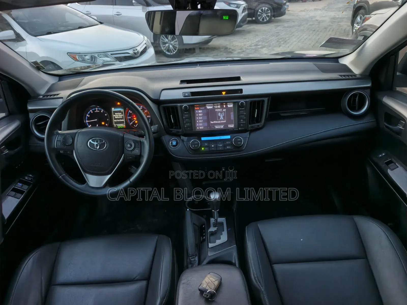 Toyota RAV4 XLE AWD (2.5L 4cyl 6A) 2017 Gray
