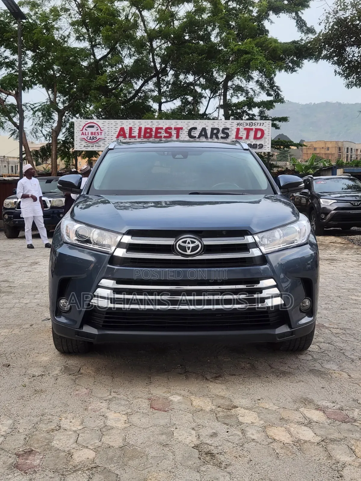 Toyota Highlander XLE 4x2 V6 (3.5L 6cyl 8A) 2017 Blue