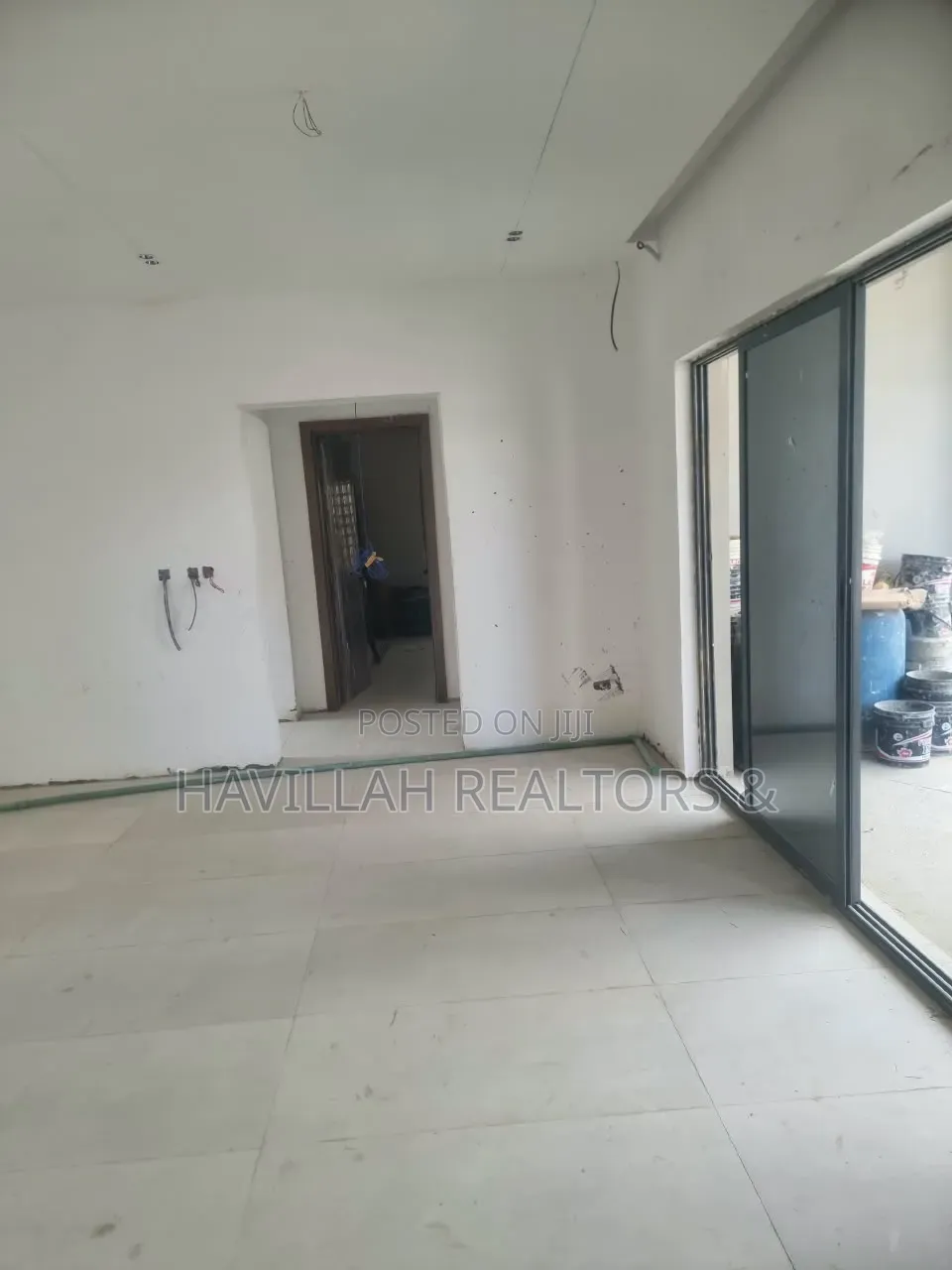 6bdrm Villa in Pinnock Beach Estate, Osapa london for sale